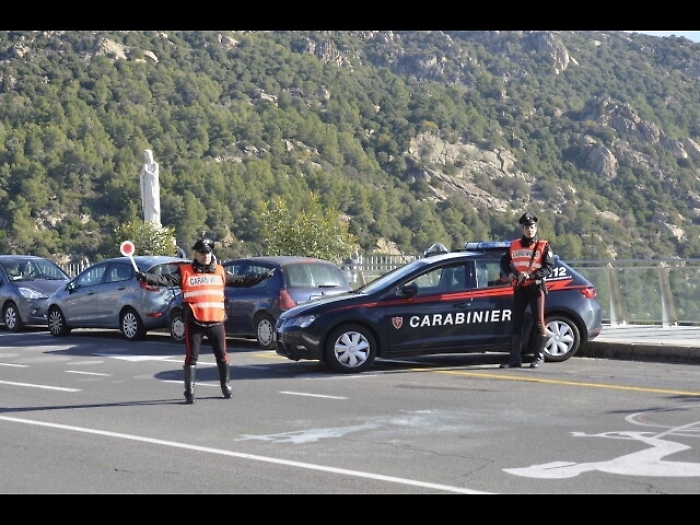 Sardegna, ucciso davanti al suo terreno