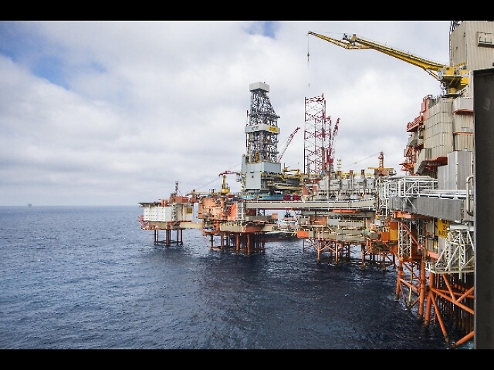 Petrolio: chiude in rialzo a Ny a 63,91