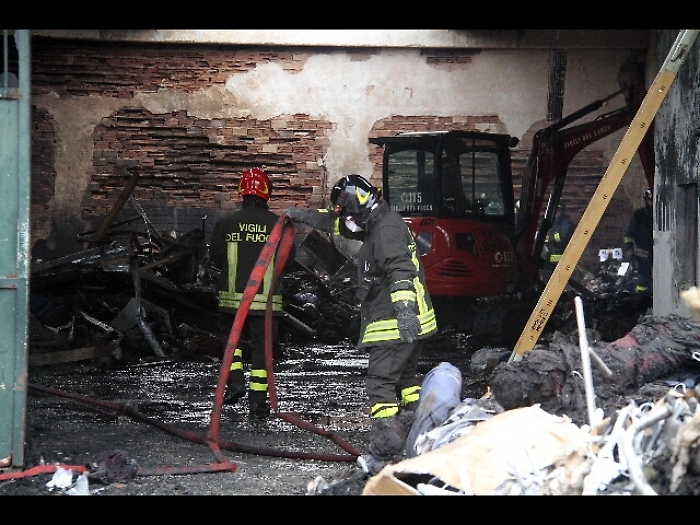 Esplosione a Catania, almeno 3 vittime