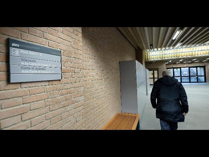 Sesso in cambio voti, 'ero infatuato'