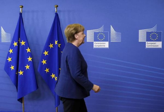 Merkel cerca di mediare, a Berlino il governo balla