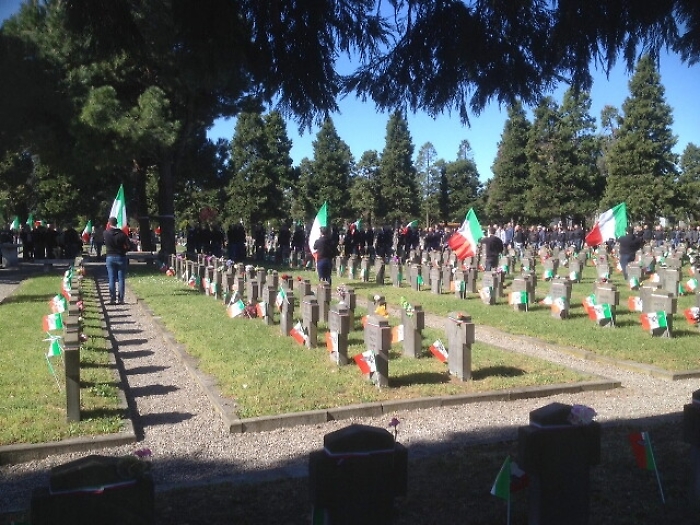 Anpi, vietata parata destra a campo X