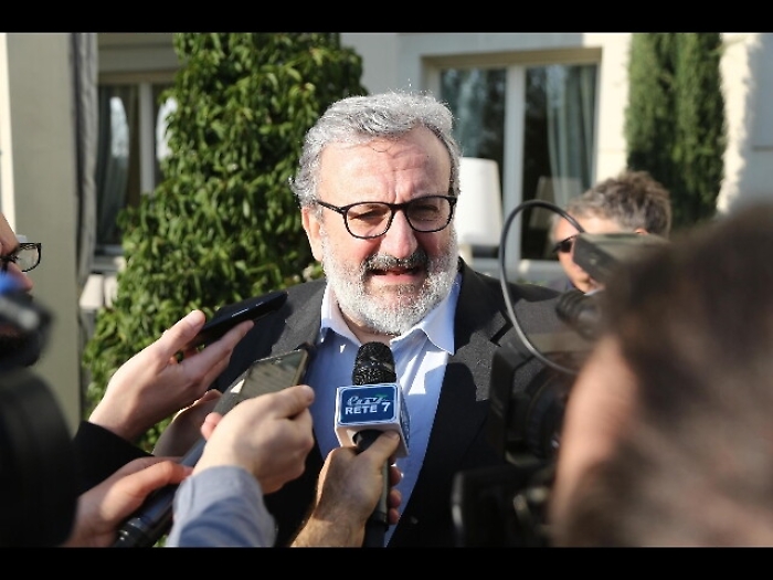 Emiliano riammesso in alcuni collegi