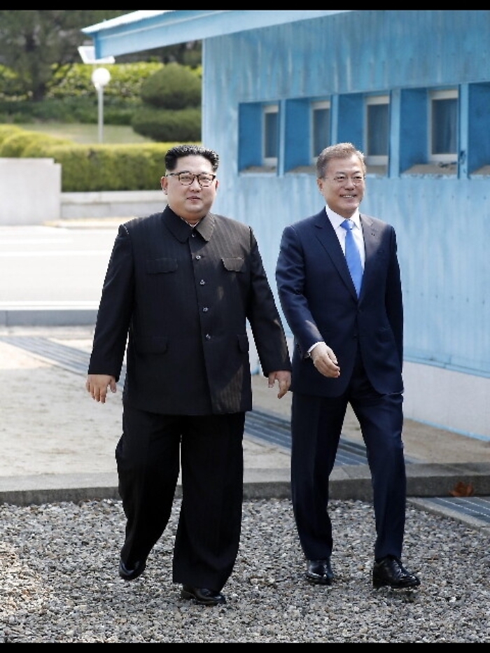 Coree: Kim torna al Nord, chiuso summit