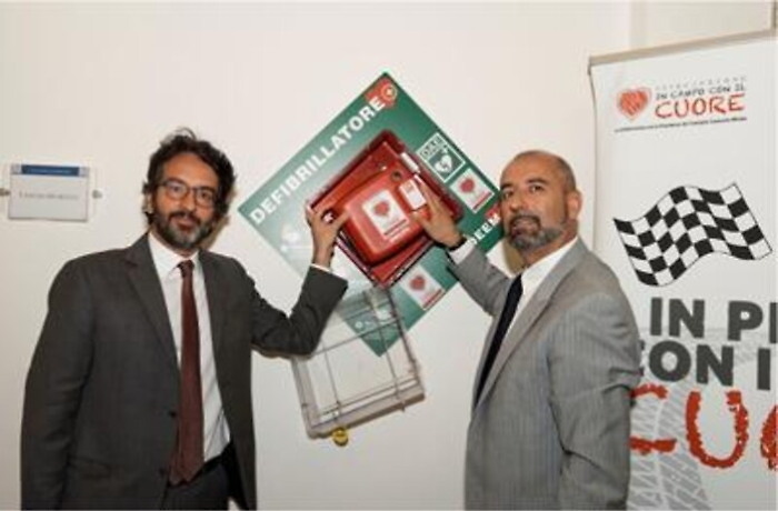 Salute: Milano, un defibrillatore salva-cuore nella sede dell'Aci