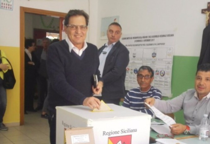 Crocetta, il canto del cigno: &laquo;Micari mi ha ricattato. Renzi? Ha fatto tutto lui&raquo;