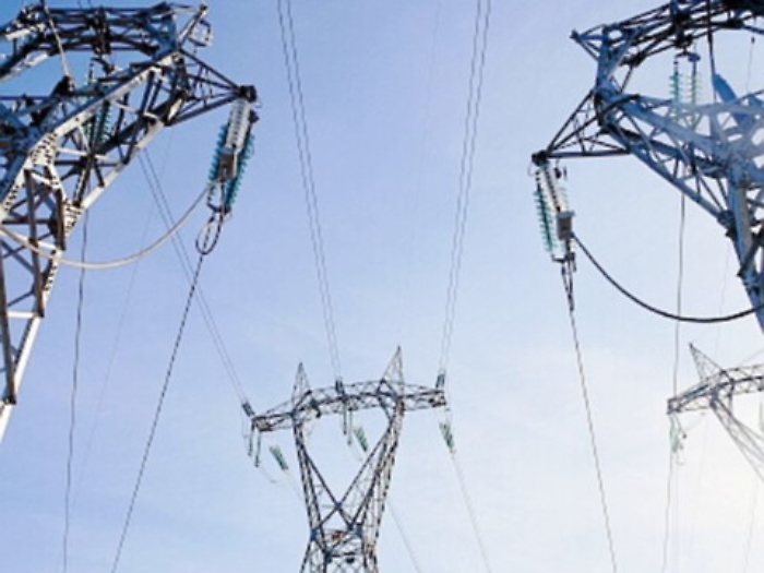 Una donna di Petralia Sottana ferma l&rsquo;elettrodotto Chiaramonte-Ciminna