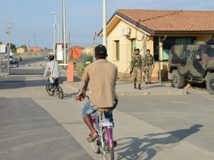 Cara di Mineo, ora gli operatori hanno paura: meno ospiti, meno lavoro