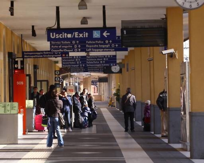 Catania, tenta di abusare di una ragazza vicino alla stazione