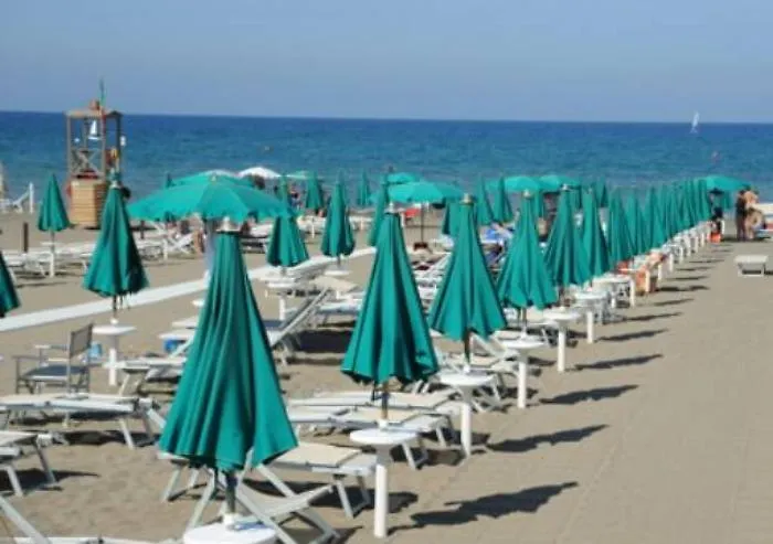 Mondello, allarme infiltrazioni: Regione Siciliana impone certificazione antimafia prima delle concessioni demaniali
