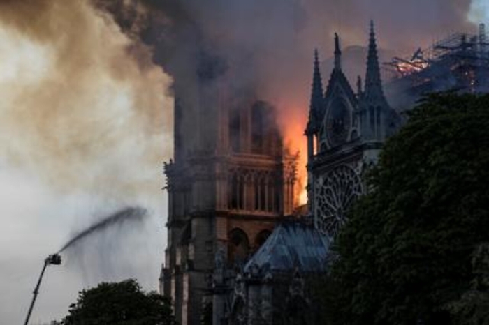Salute: incendio Notre Dame, piombo nel sangue di un bimbo, test a residenti