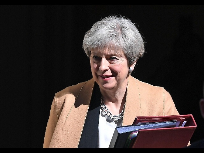 May, 'pronti a lottare per ogni voto'