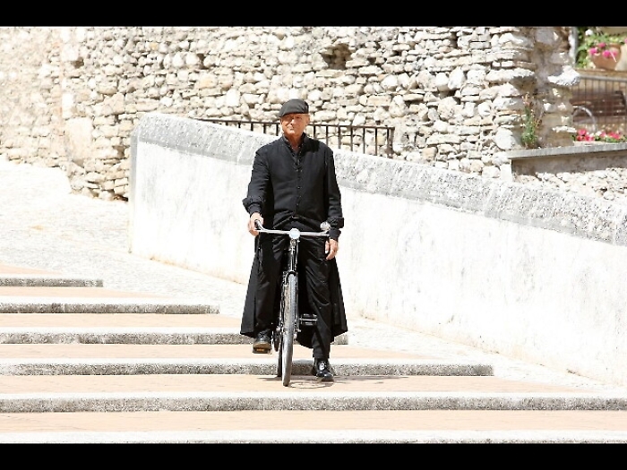 Hill in tonaca in tv e al cinema in moto