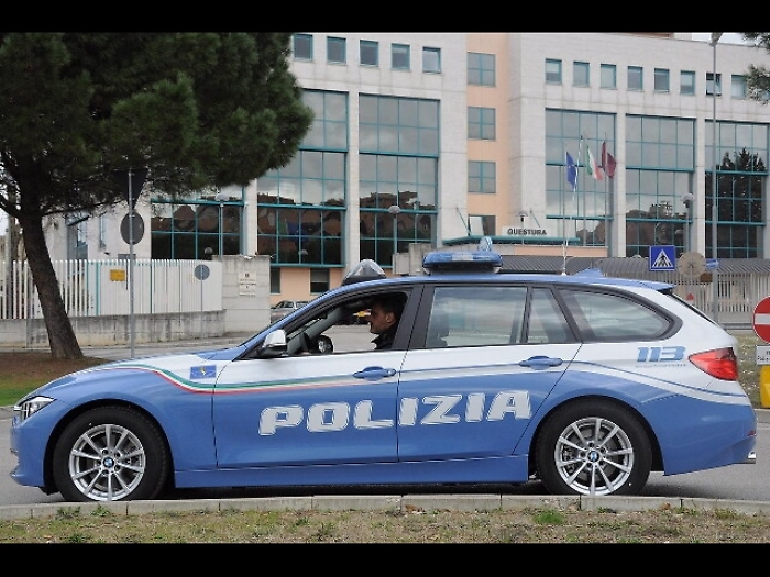 Spari a Napoli, quattro feriti lievi