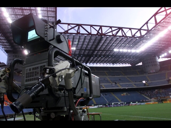 Diritti tv: 5 pacchetti da almeno 1 mld