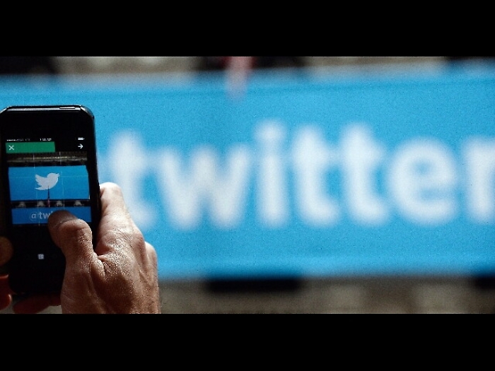 Twitter, non blocchiamo leader