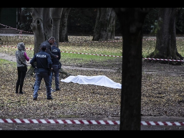 Anziana trovata morta,ha ferita al collo