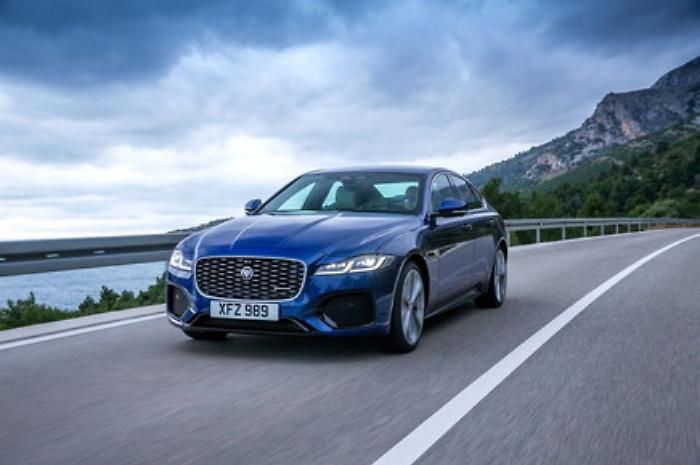 Nuova Jaguar XF. Elegante, lussuosa e connessa