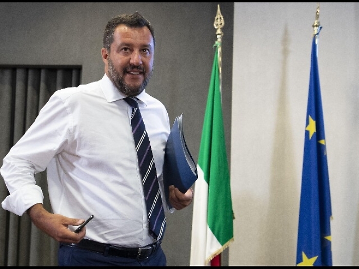 Migranti:Salvini a Conte,ora linea in Ue