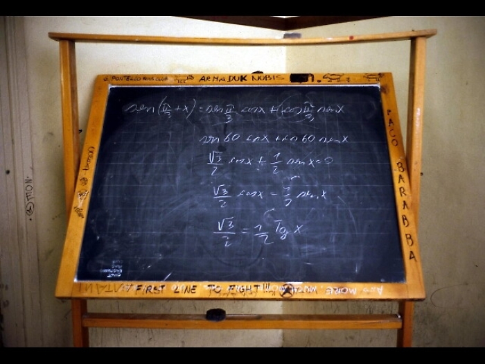 Minacce a prof, 16enne verso processo