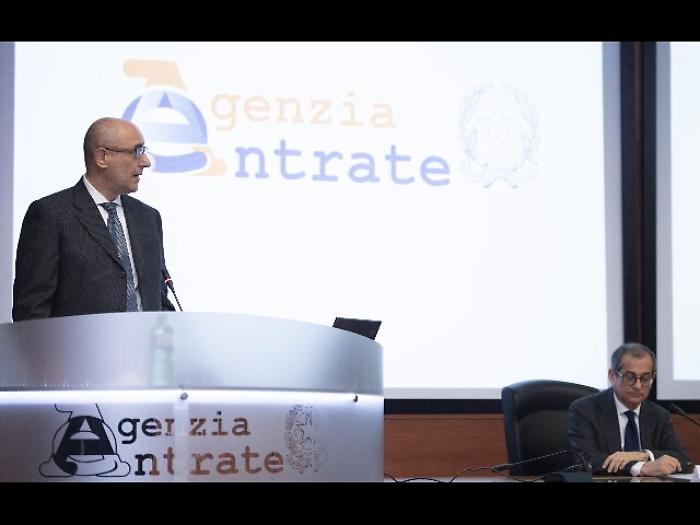 Fisco: stop alle cartelle a Ferragosto