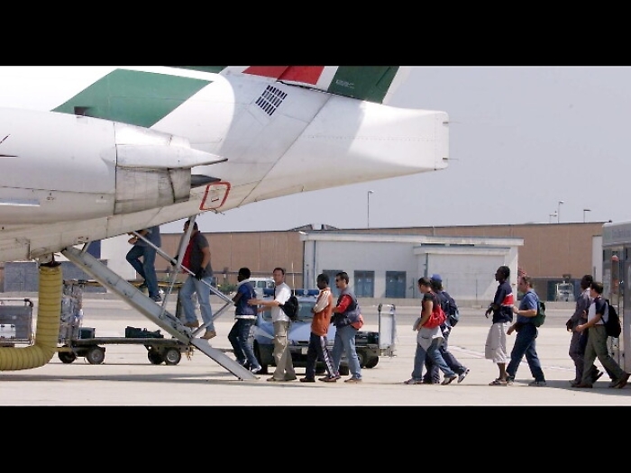 Assessore:rimpatri massa per clandestini