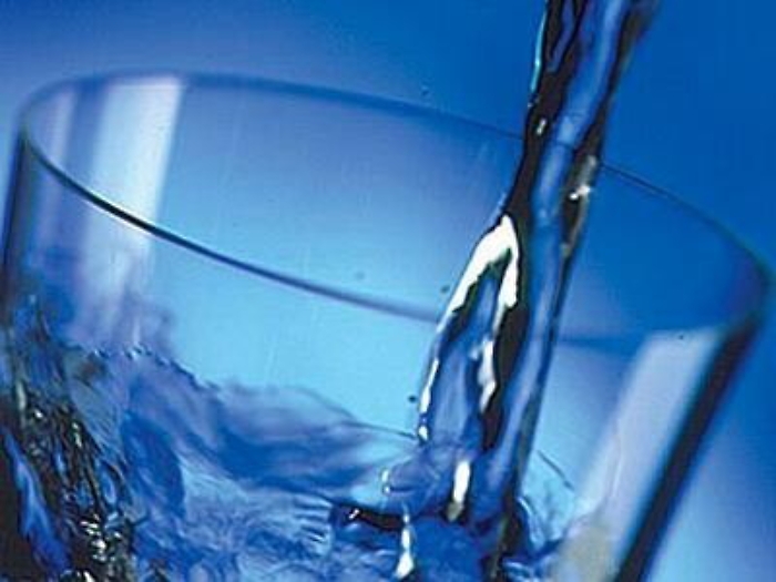 Agrigento, nell'acqua del bar c'era soda caustica: grave un anziano