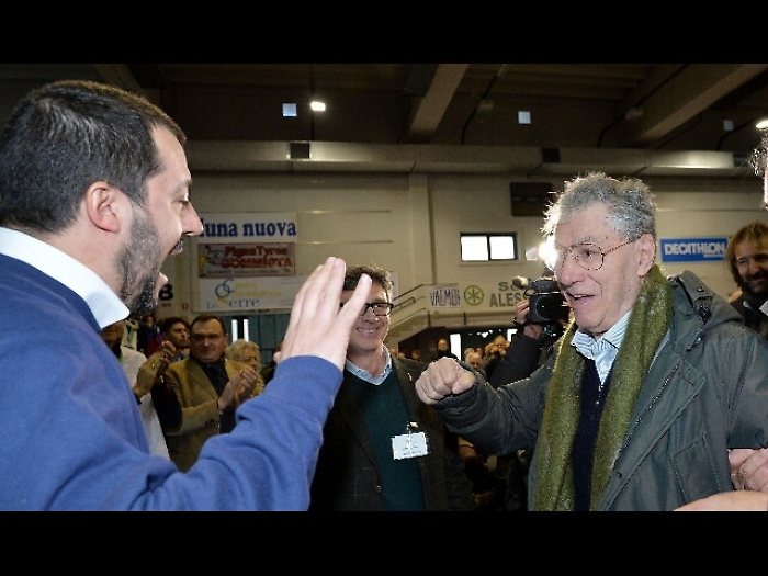 Referendum autonomia: Bossi, era ora