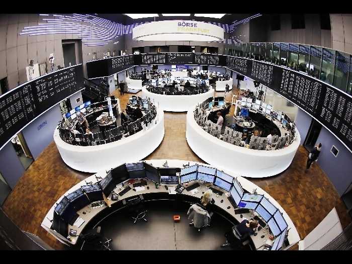 Spread Btp chiude in calo a 206 punti