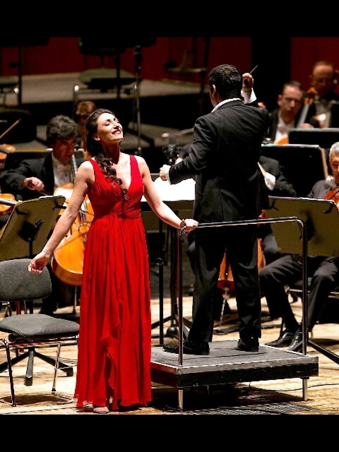 HBF apre a lirica con Annunziata Vestri