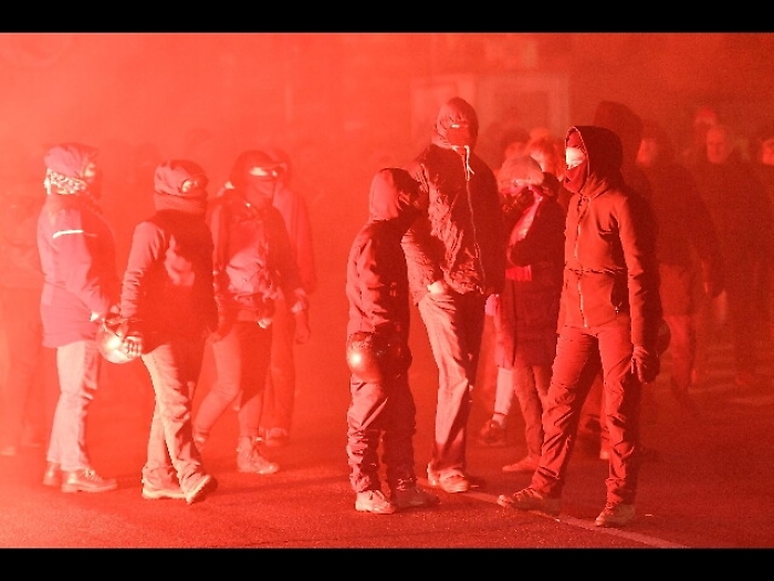 Casapound-Centri sociali, 8 indagati