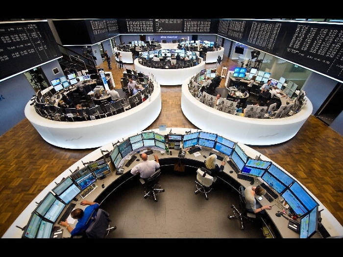 Spread Btp/Bund scende sotto 210 punti