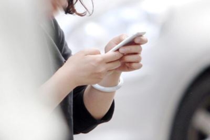 Cellule neurali controllate via smartphone, il nuovo dispositivo