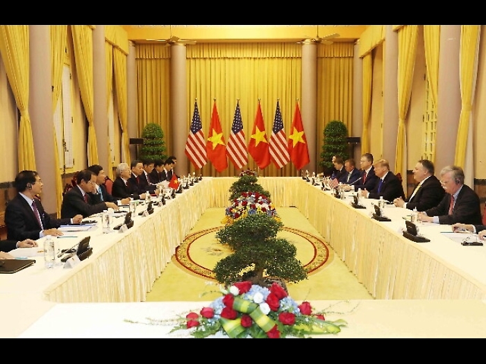 Trump-Kim, i leader insieme per due ore