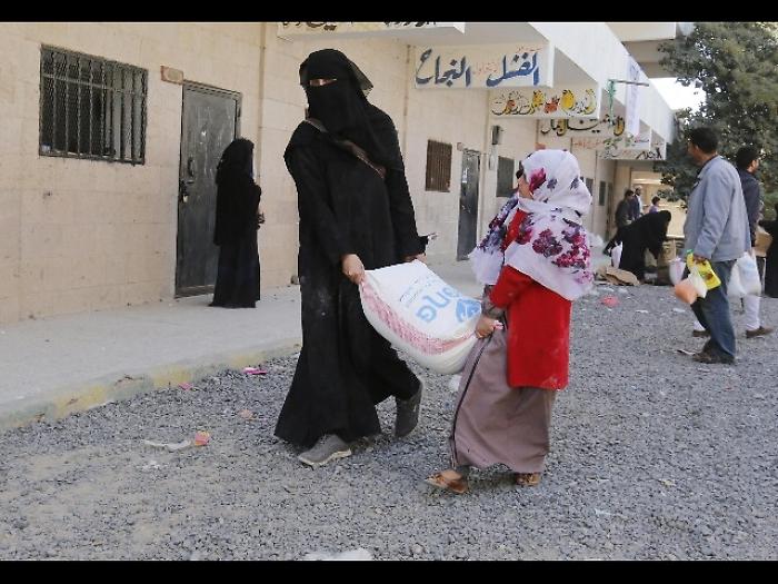 Oxfam, in Yemen bimbe in sposa per cibo