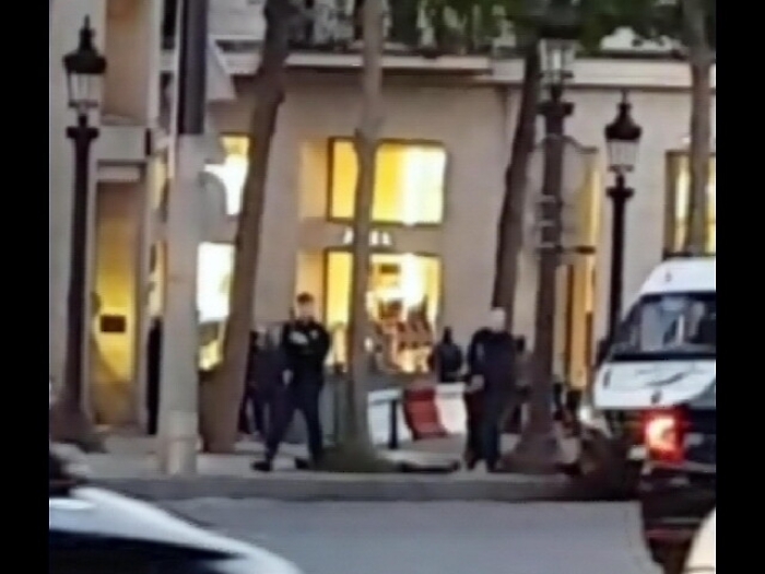 Parigi: in auto killer fogli sull'Isis