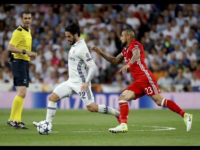 L'ira del Bayern contro l'arbitro Kassai