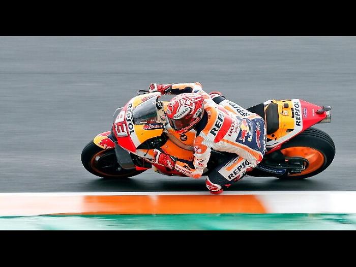 Valencia, Marquez domina anche warm up
