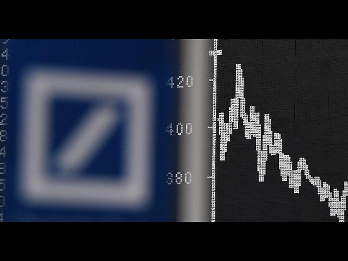 Spread Btp chiude in calo a 127 punti