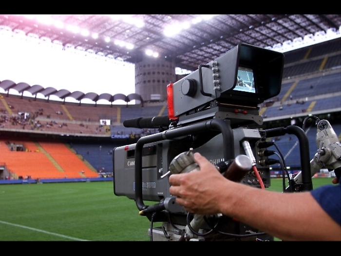 Diritti tv,con bando mercato squilibrato