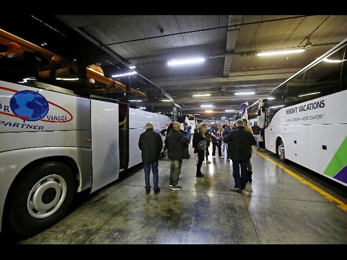 Roma: ok nuove regole bus turistici