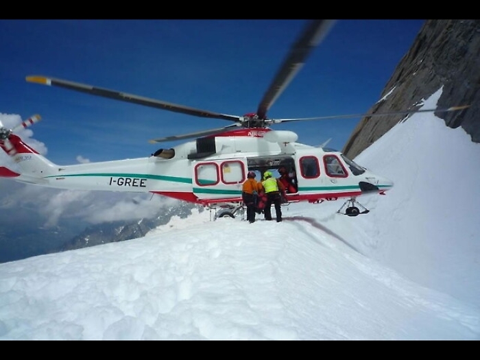 Sciatori in dirupo, un morto e 2 feriti