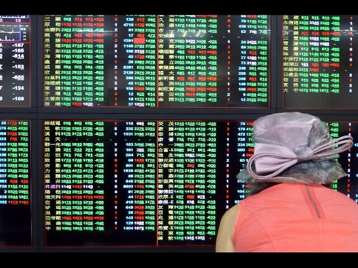 Borsa: yuan stabile ma Asia negativa