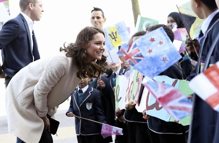 Regno Unito, countdown per il terzo royal baby. Ma Kate va ancora in giro