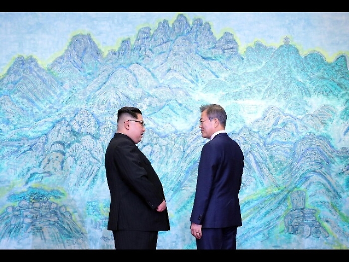 Storico incontro tra le due Coree