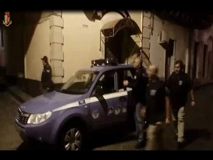 Droga: arrestati 2 agenti e carabiniere