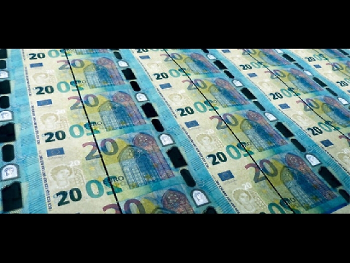 Cambi: euro ancora sopra 1,22 dollari