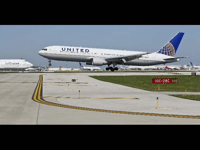 Vandalizza toilette aereo,voto dirottato