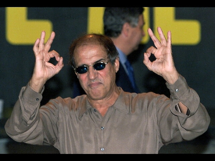 Auguri Celentano, a gennaio cartoon C5