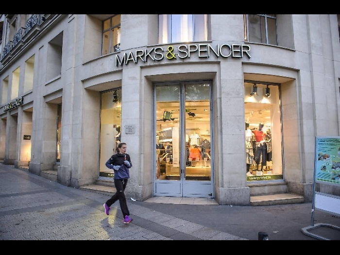 Parigi: riaperti Champs Elysees